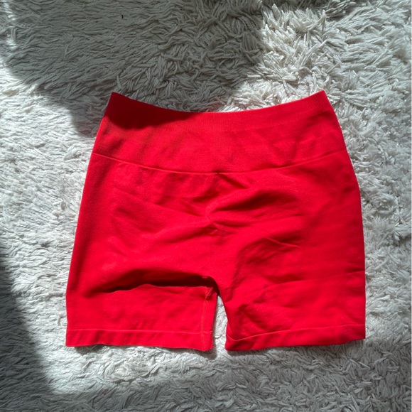 Gym shorts butt scrunch - Picture 3 of 4